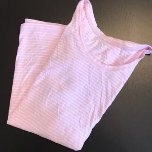 Woman’s GAP T. BUNDLE 2/10